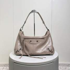 Picture of Balenciaga Handbags _SKUfw231688014fw